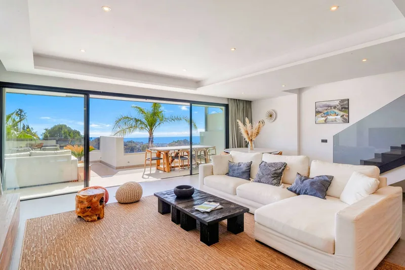 Top Floor Apartment in Estepona