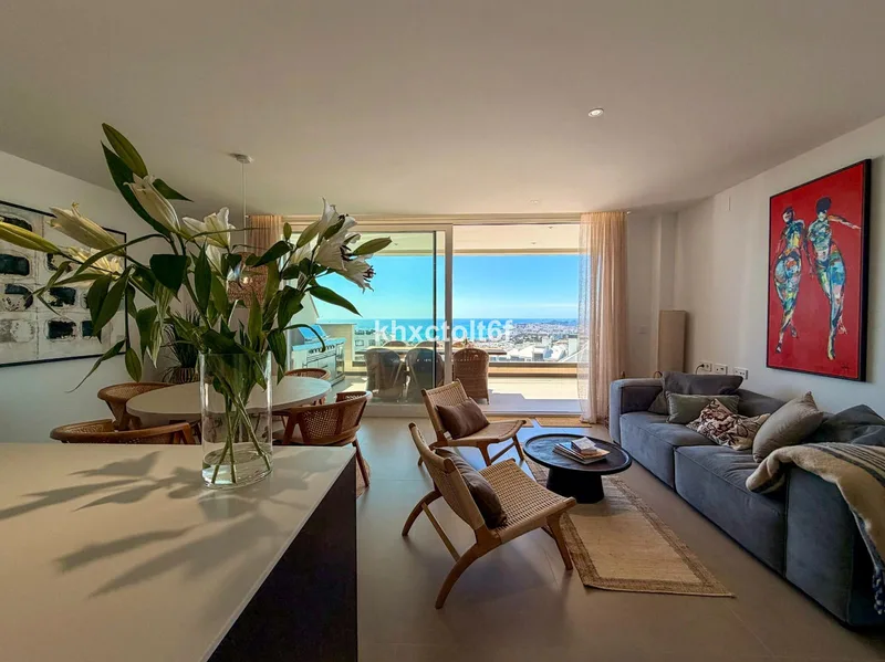 Top Floor Apartment in Higueron