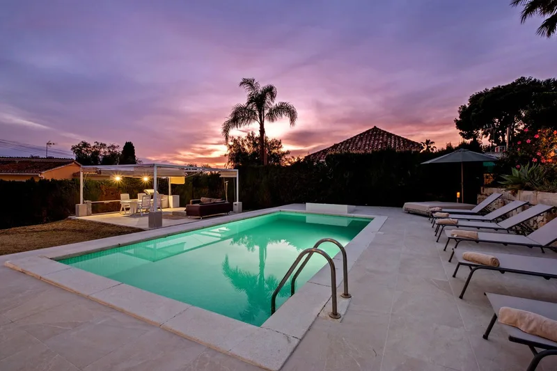 Vrijstaande villa · Elviria