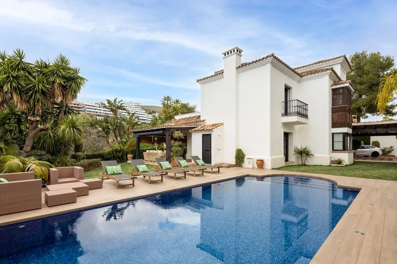 Fritliggende villa · Benahavís