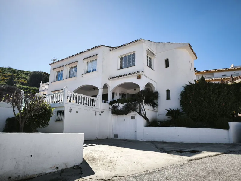 Detached Villa in Cerros del Aguila