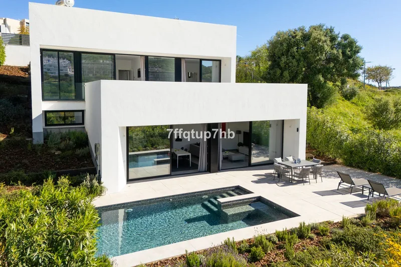 Detached Villa in Estepona