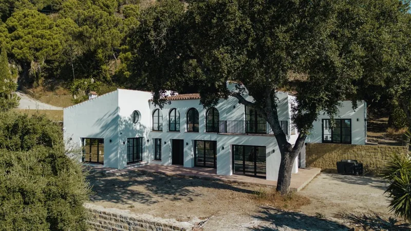 Villa independente · Casares
