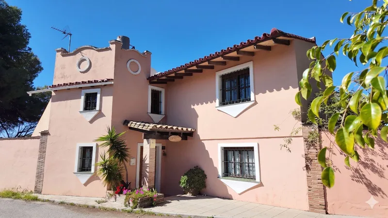 Detached Villa in Estepona