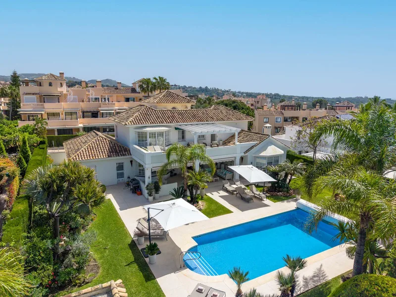 Vrijstaande villa · Elviria