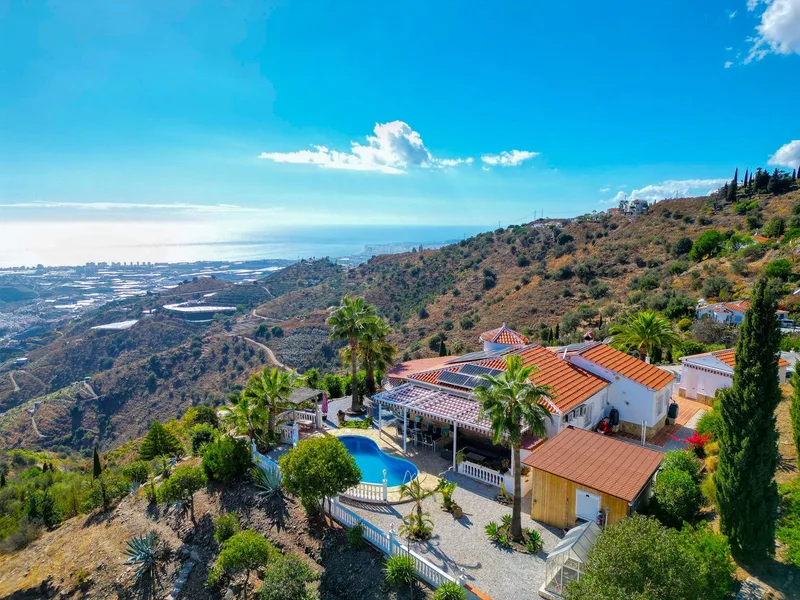 Detached Villa in Arenas