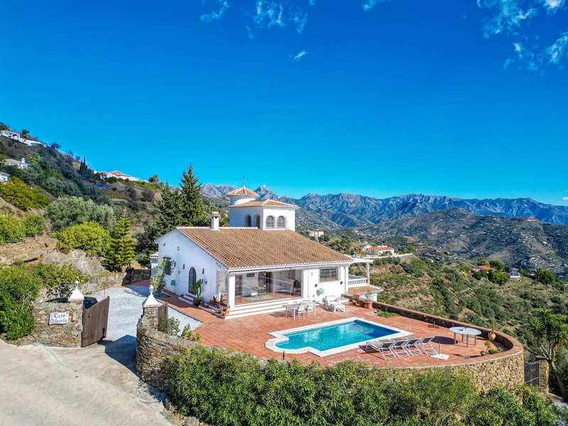 Detached Villa in Sayalonga
