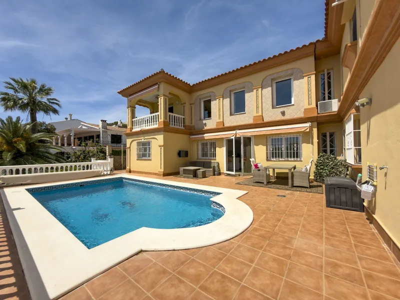 Detached Villa in Coín