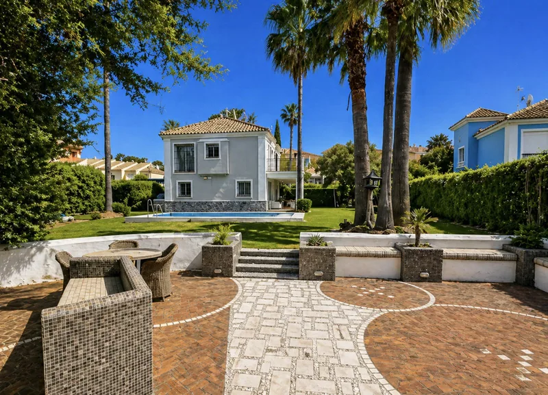 Detached Villa in La Duquesa