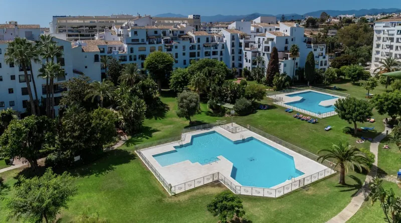 Toppleilighet over to plan · Puerto Banús