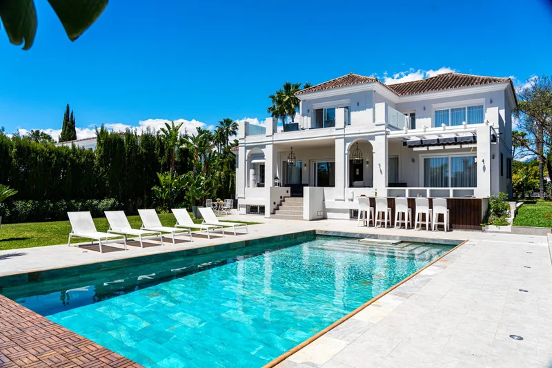 Frittliggende villa · Nueva Andalucía