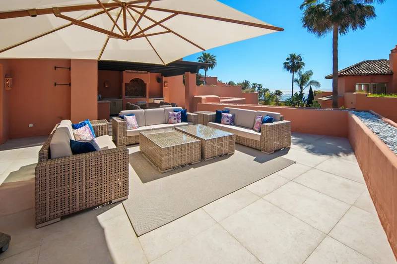Dwupoziomowy penthouse · Marbella