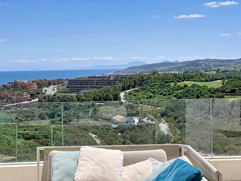 Penthouse · Casares