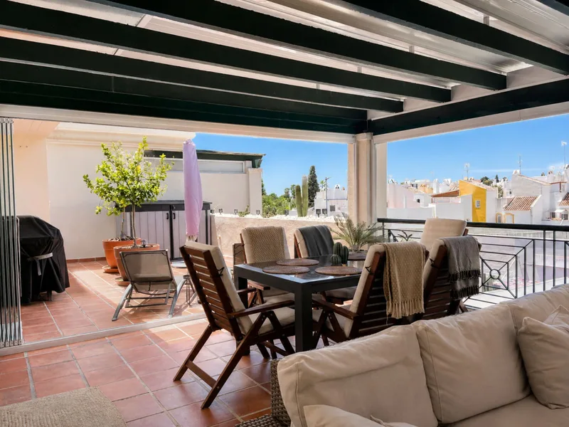 Lejlighed på øverste etage · Nueva Andalucía