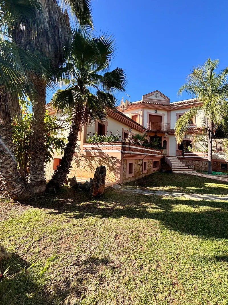 Freistehende Villa · Estepona